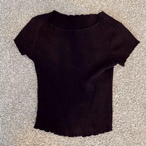 black mini crop shirt